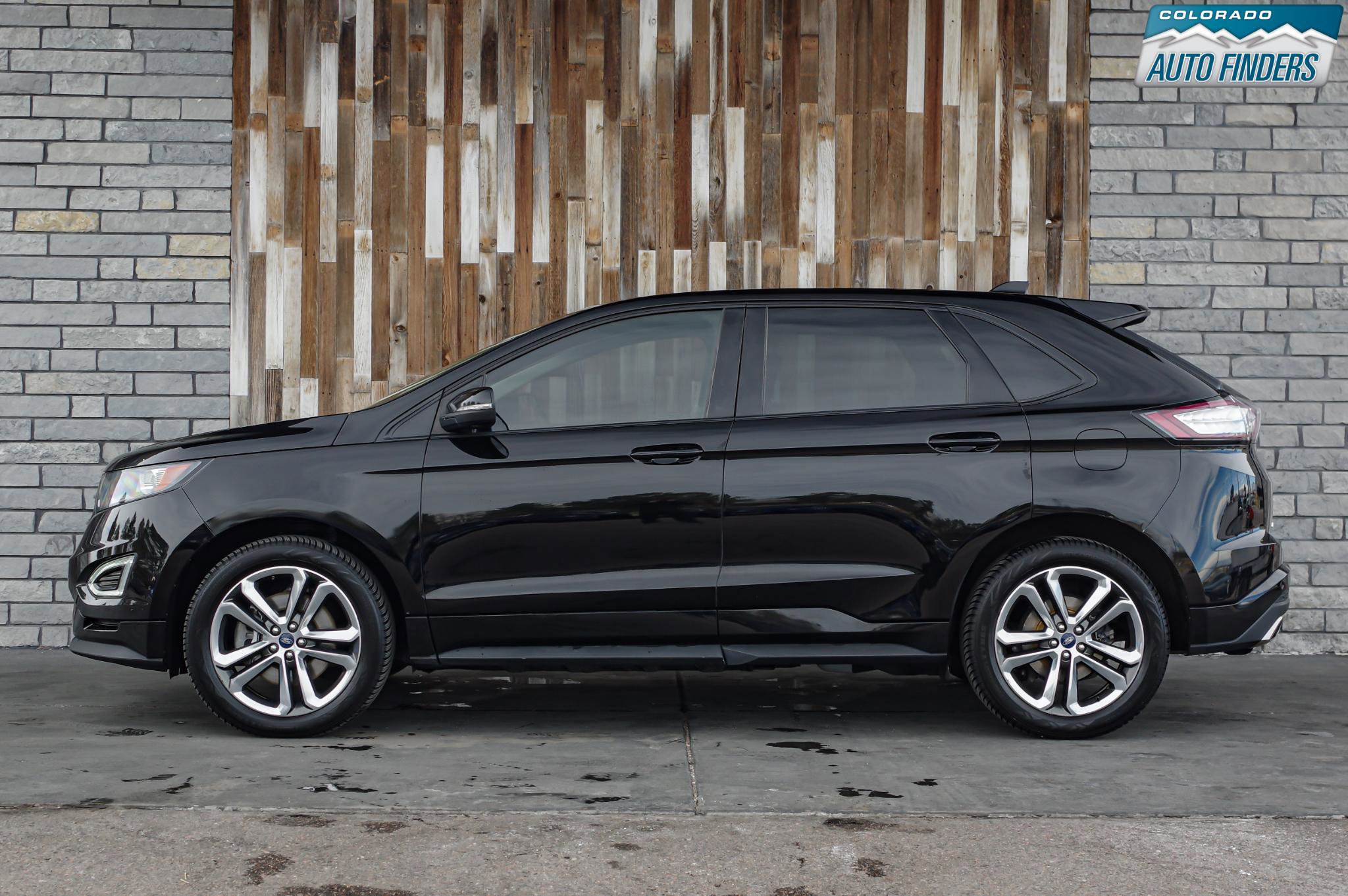 Used 2018 Ford Edge Sport w/ Cold Weather Package image 3