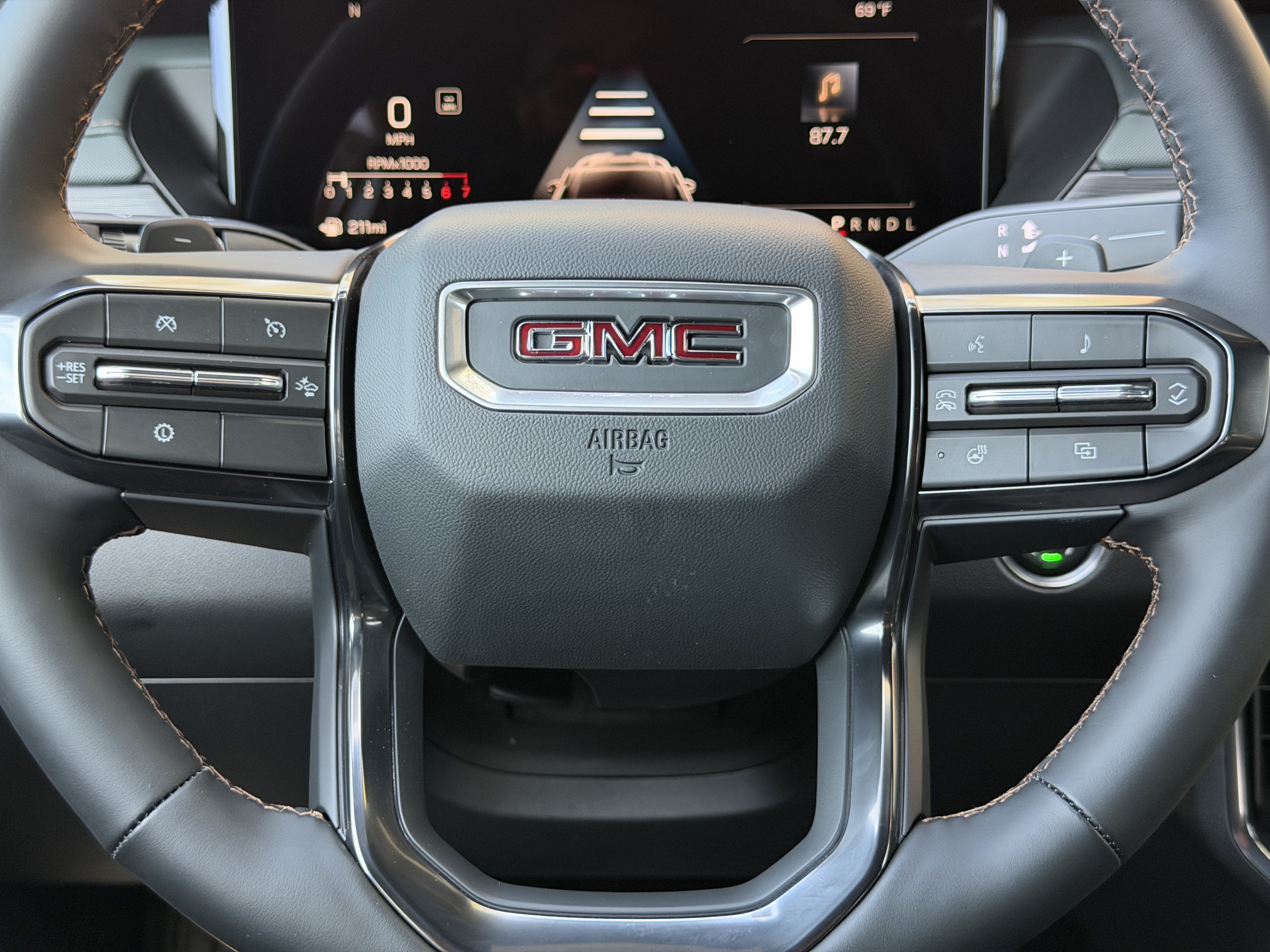 New 2026 GMC Acadia AT4 w/ Luxury Package AWD/4WD image 41