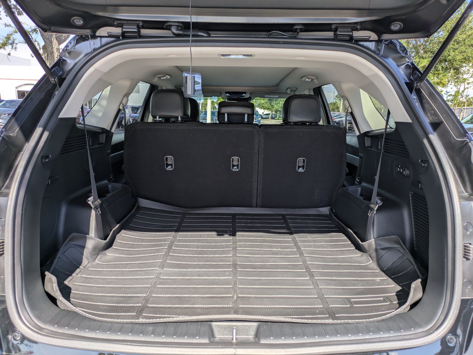Certified 2023 Kia Sorento S w/ Panoramic Sunroof Package FWD image 10