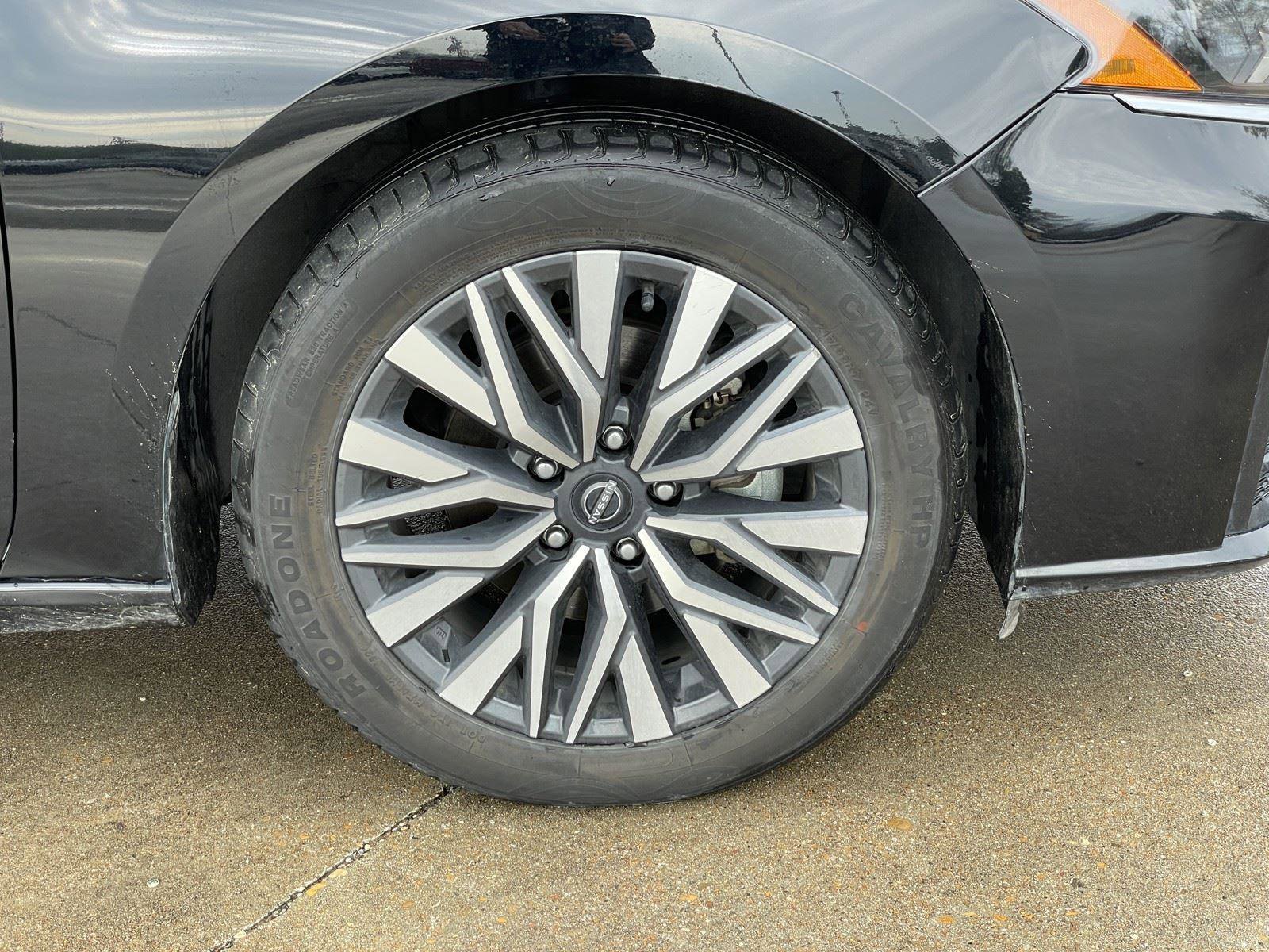 Used 2024 Nissan Altima 2.5 SV FWD image 45