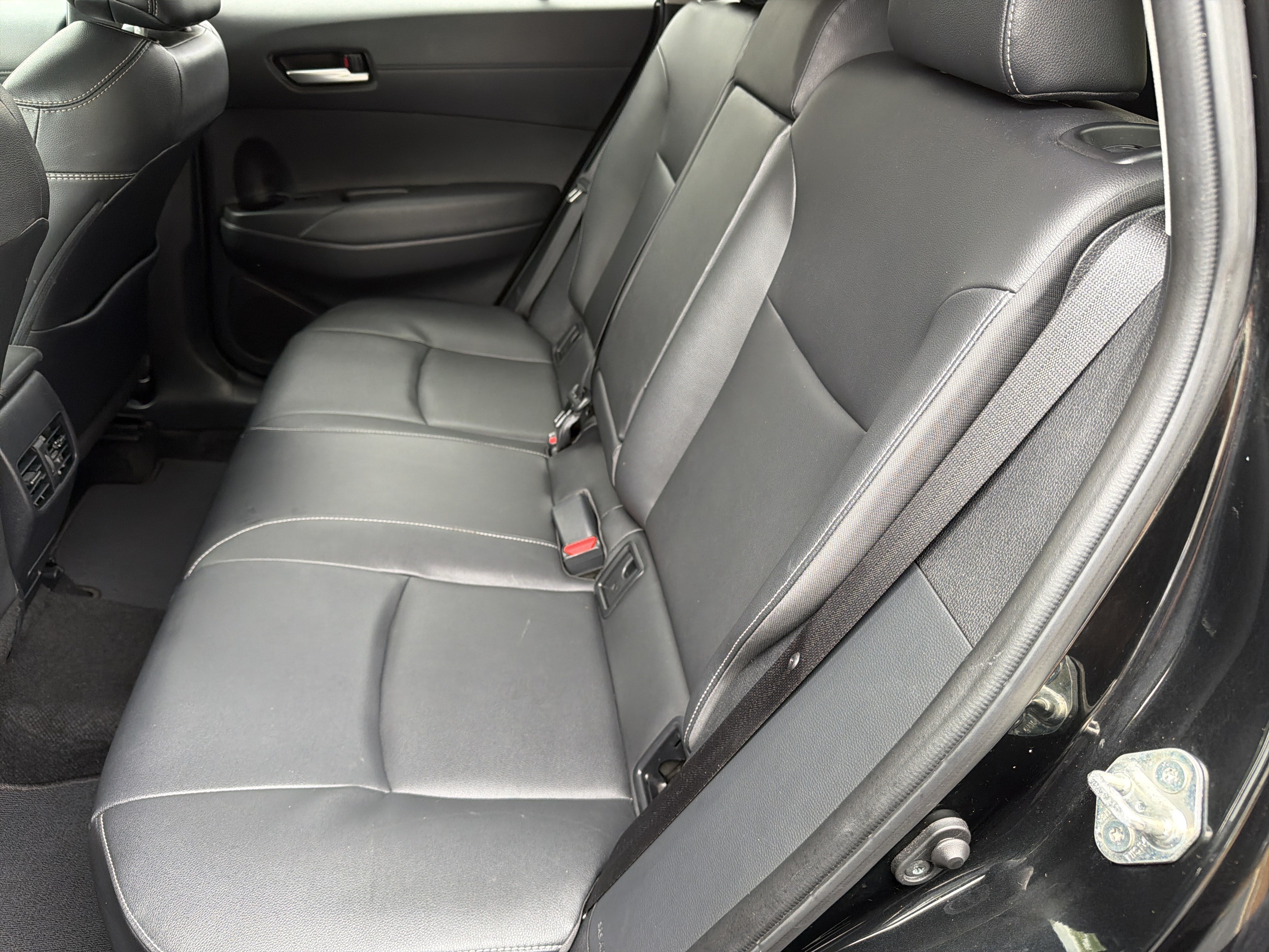 Used 2024 Toyota Corolla Cross XLE FWD image 19