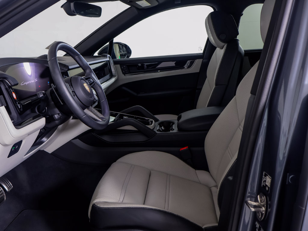 Certified 2026 Porsche Cayenne S AWD/4WD image 5