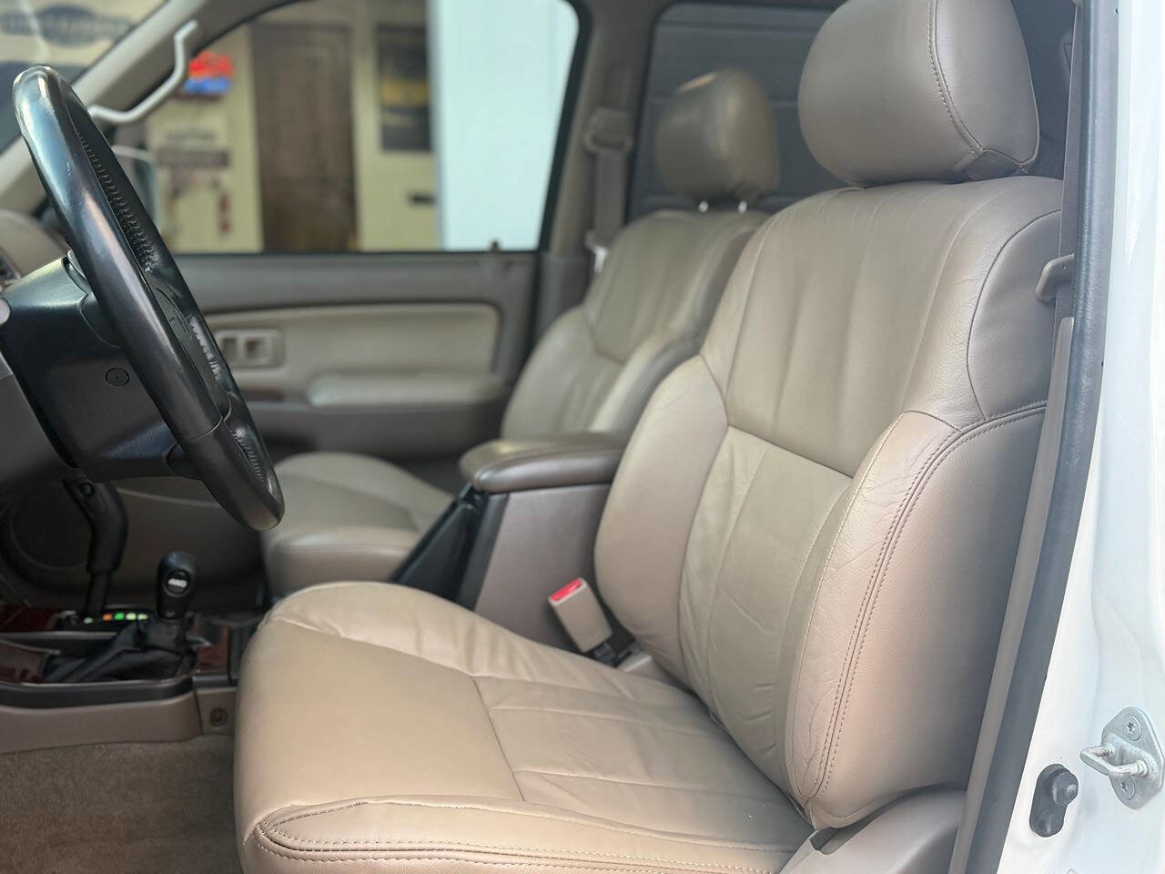 Used 2001 Toyota 4Runner SR5 image 11