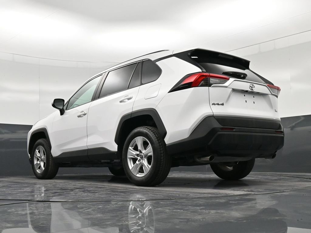 Used 2021 Toyota RAV4 XLE w/ Convenience Package image 21