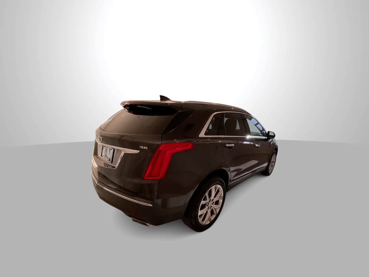 Used 2018 Cadillac XT5 Luxury w/ Driver Awareness Package AWD/4WD image 8