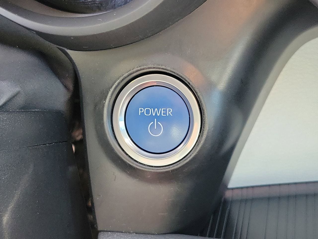 Used 2023 Toyota Sienna XSE FWD image 31