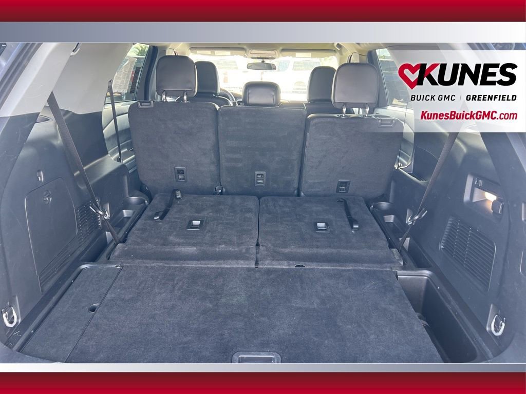 Used 2023 Ford Explorer XLT w/ Equipment Group 202A image 9