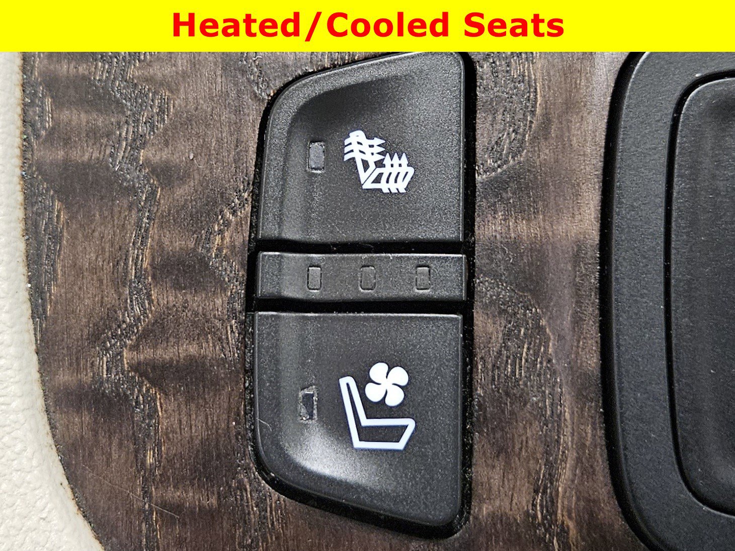 Used 2023 GMC Acadia Denali AWD/4WD image 33