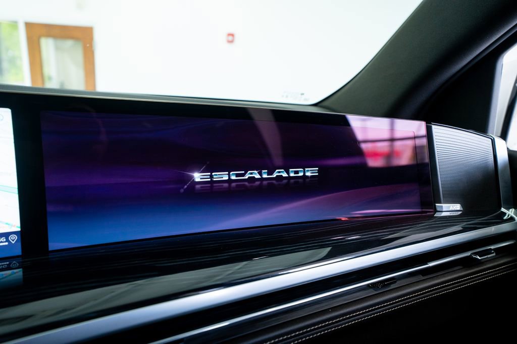 Used 2025 Cadillac Escalade ESV Sport w/ LPO, ONYX Package image 48