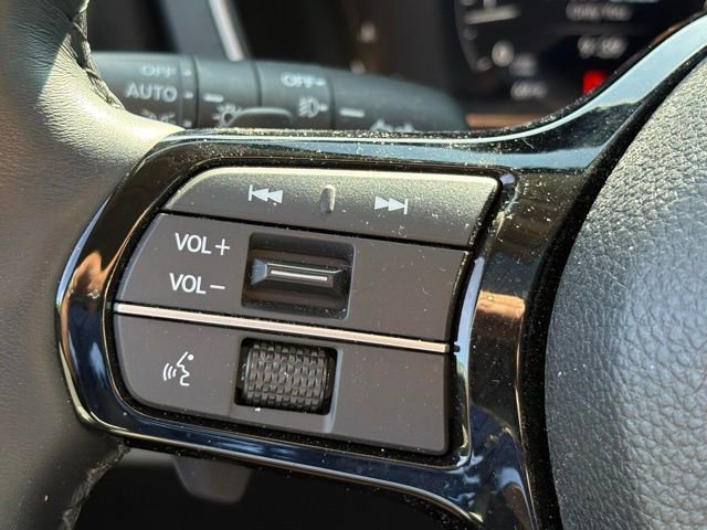 Used 2025 Honda Pilot Elite image 23