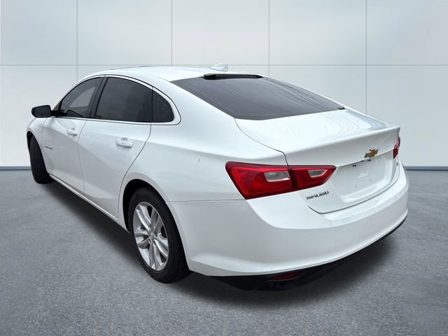 Used 2017 Chevrolet Malibu LT FWD image 2