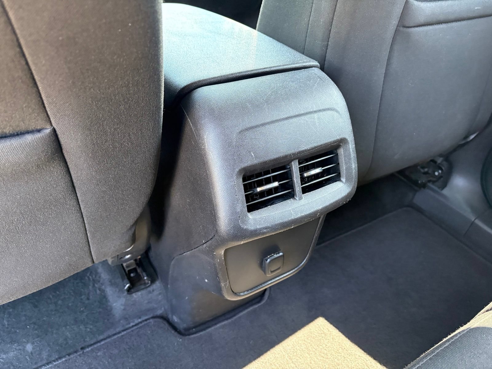 Used 2018 Chevrolet Equinox LT AWD/4WD image 30
