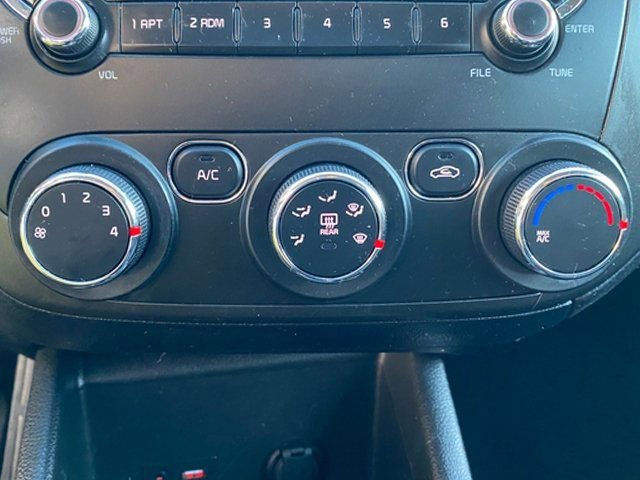 Used 2018 Kia Forte LX image 13