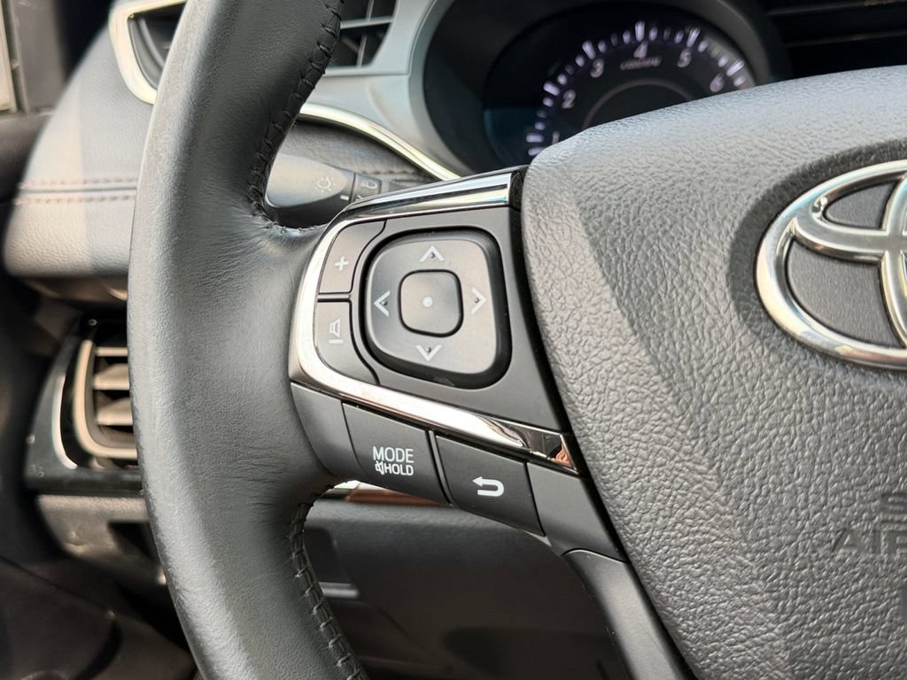 Used 2015 Toyota Avalon XLE Touring FWD image 21