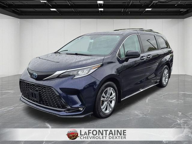 Used 2022 Toyota Sienna XSE w/ XSE Plus Package AWD/4WD image 1