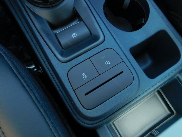 New 2025 Ford Maverick Lariat w/ Black Appearance Package image 28