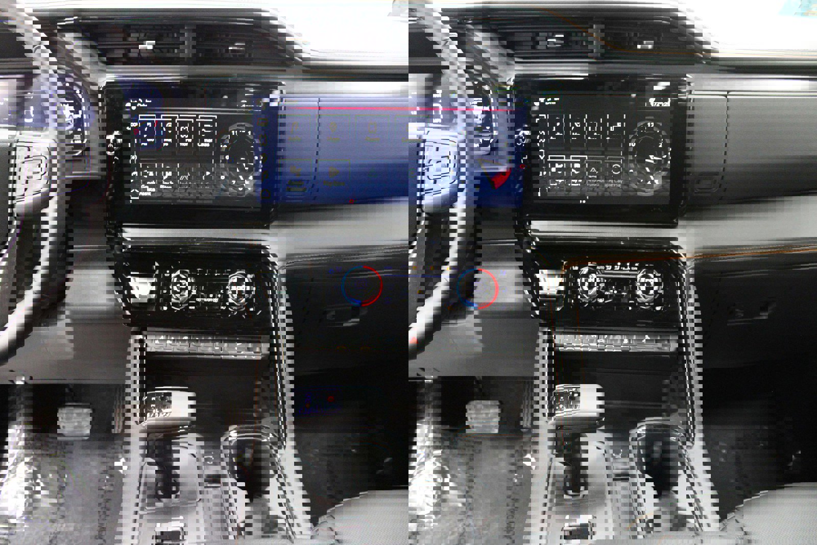 Used 2024 GMC Sierra 1500 AT4 w/ Technology Package image 30