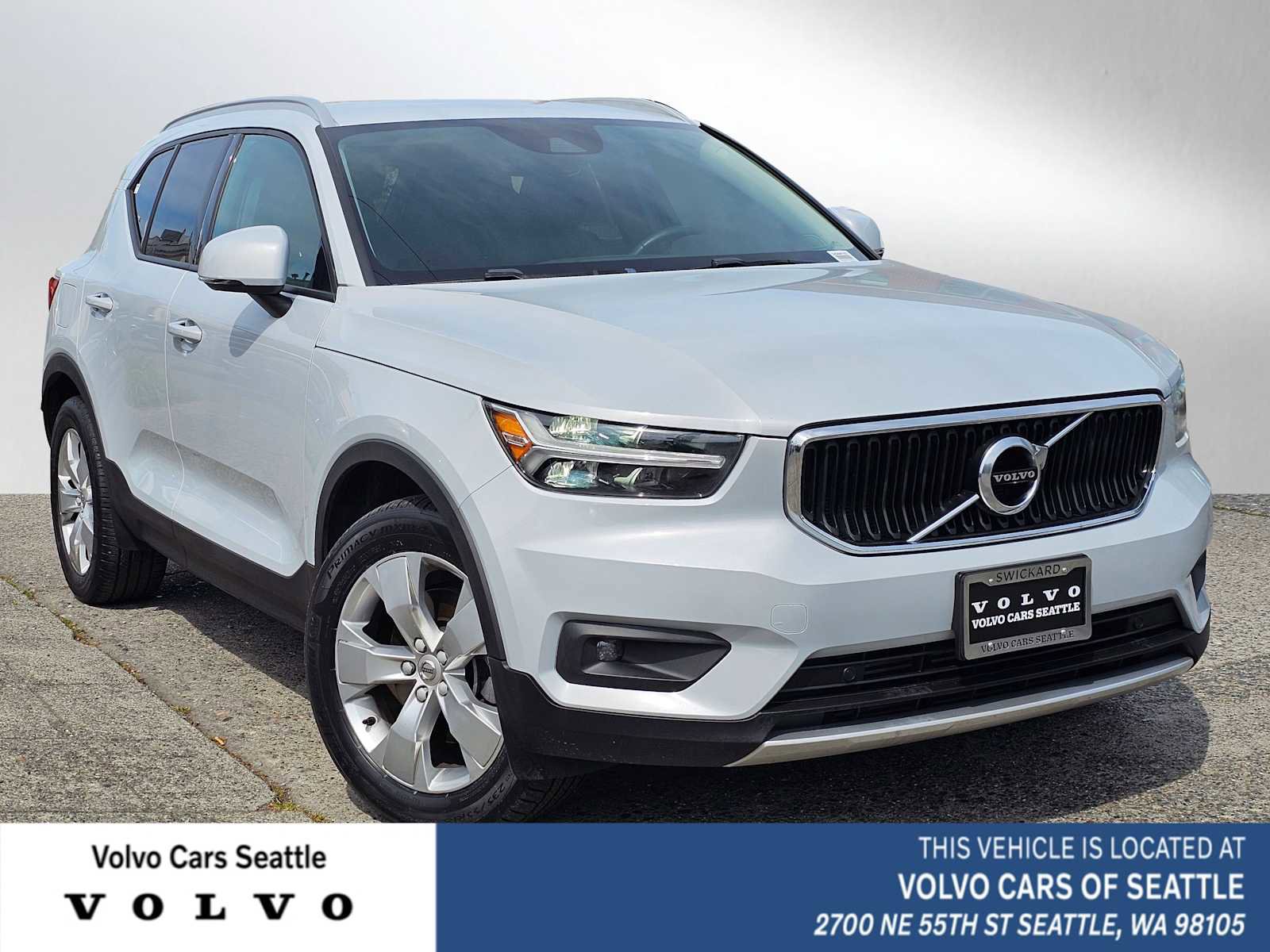 Used 2021 Volvo XC40 T5 Momentum w/ Protection Package Premier AWD/4WD image 1