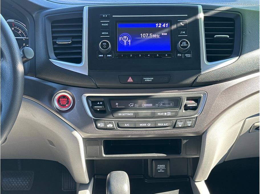 Used 2018 Honda Pilot LX image 17