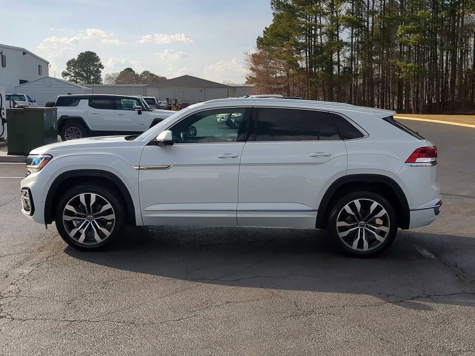 Used 2023 Volkswagen Atlas Cross Sport SEL Premium R-Line image 5