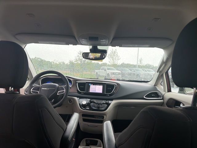Used 2023 Chrysler Voyager LX FWD image 19