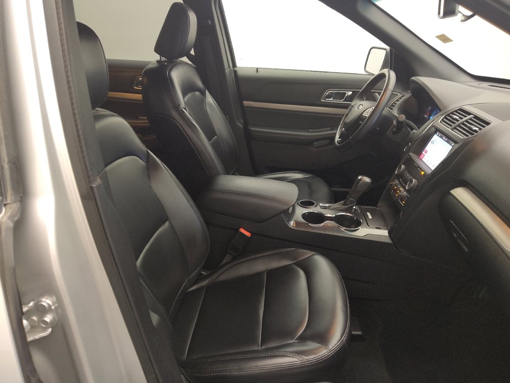 Used 2019 Ford Explorer XLT w/ Equipment Group 202A image 21
