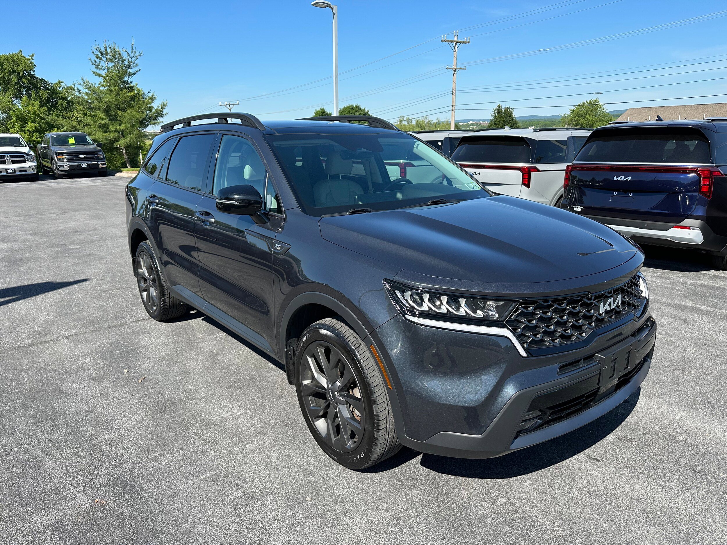 Used 2023 Kia Sorento X-Line EX AWD/4WD image 3