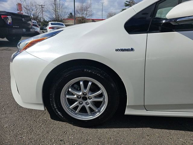 Used 2017 Toyota Prius Three w/ Carpet Mat Package image 26