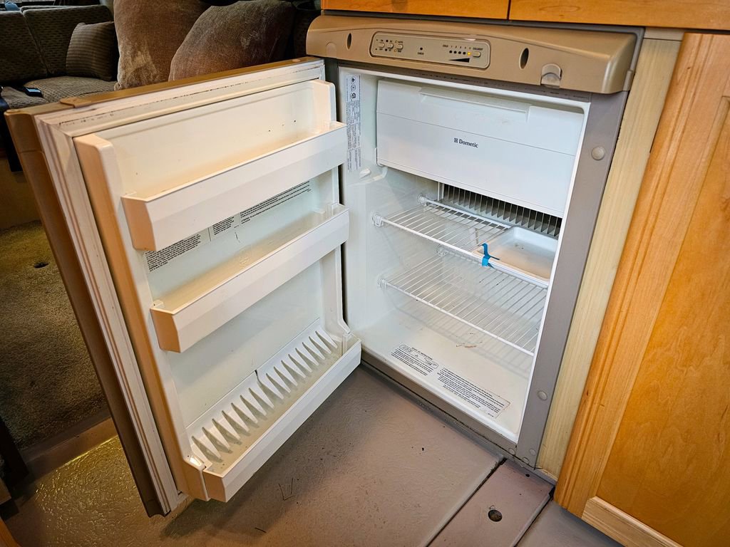 Used 2006 Chevrolet Express 3500 Extended w/ Power and Light Package image 38