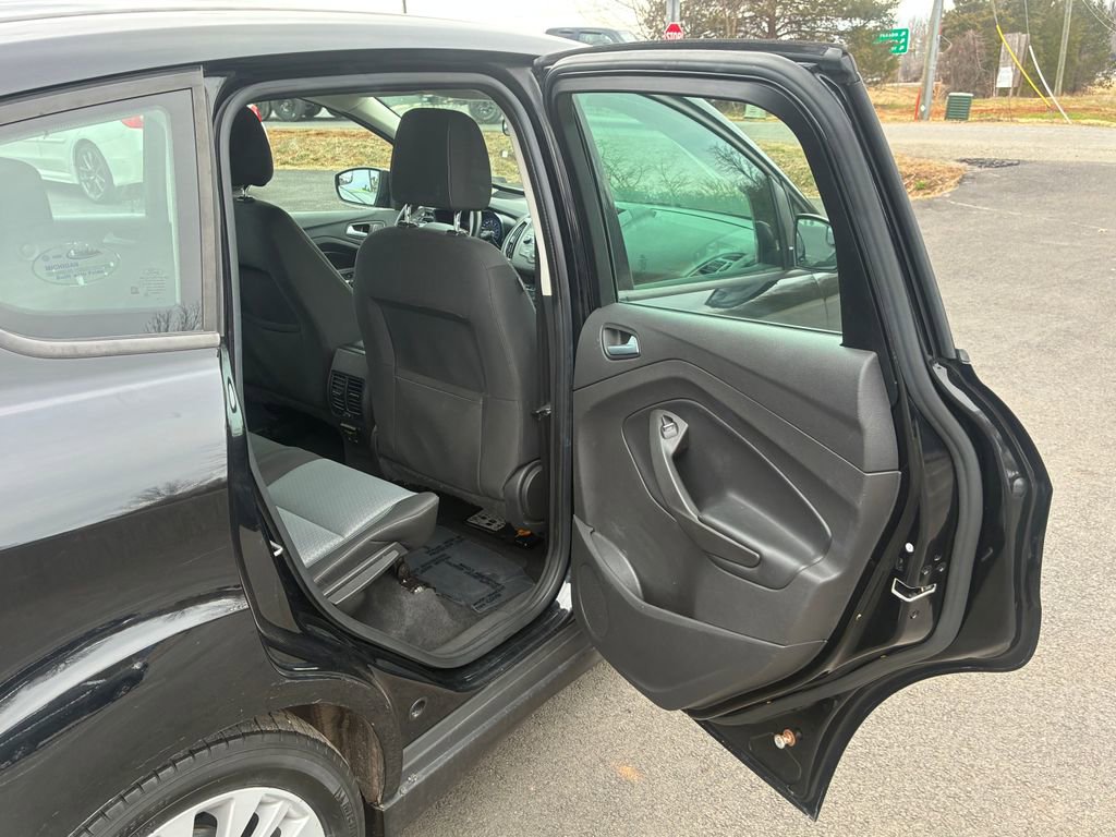 Used 2017 Ford C-MAX Energi SE image 26