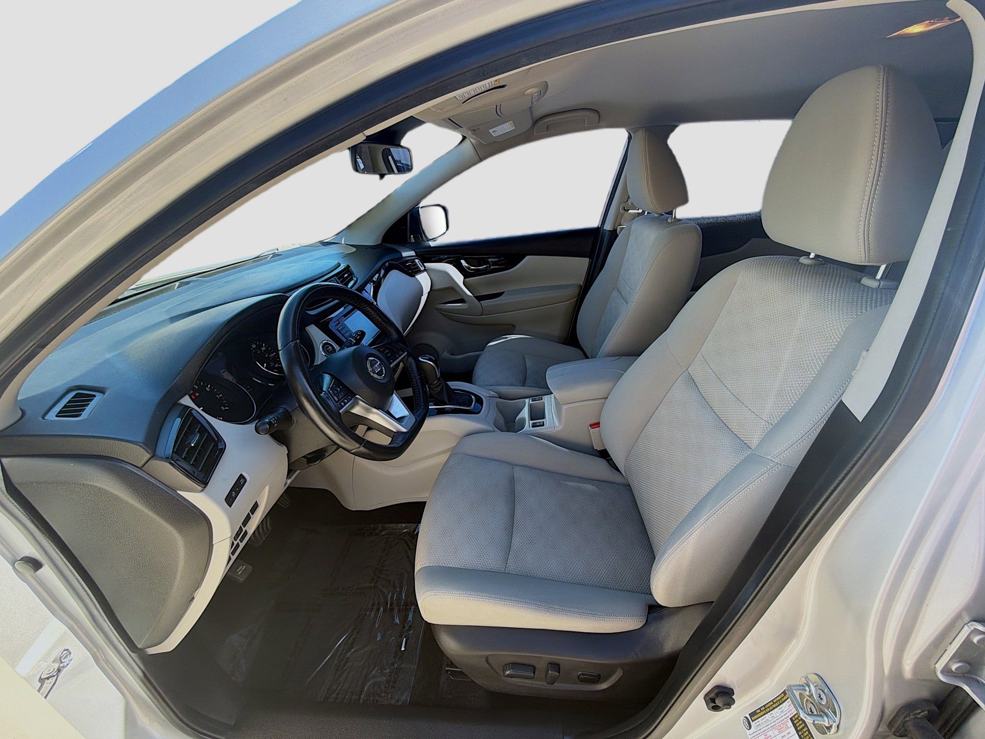 Used 2019 Nissan Rogue Sport SV w/ All-Weather Package image 18