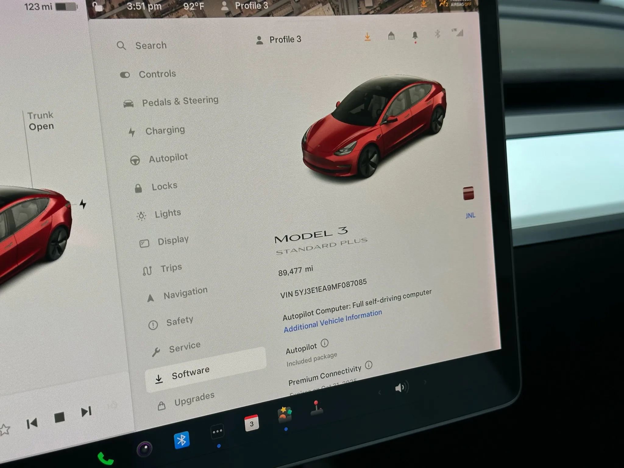 Used 2021 Tesla Model 3 Standard Range Plus image 31
