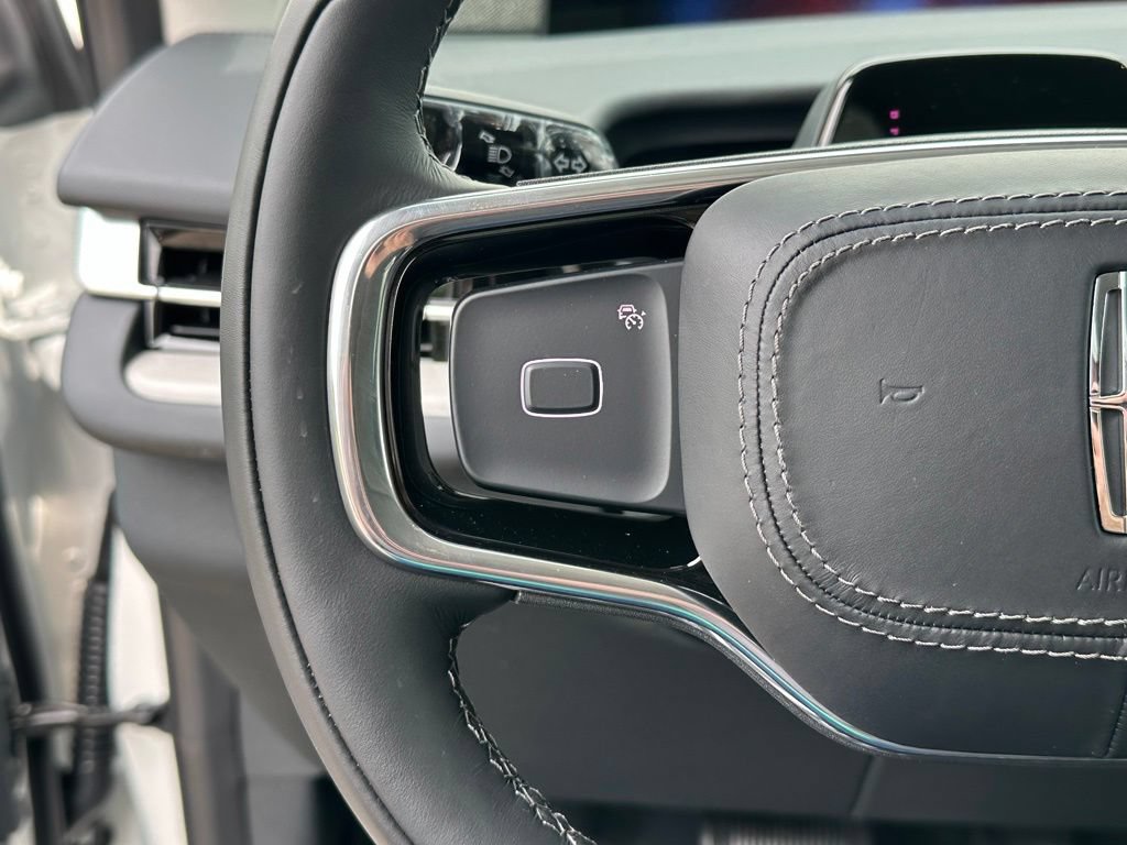 New 2027 Lincoln Navigator Reserve AWD/4WD image 9