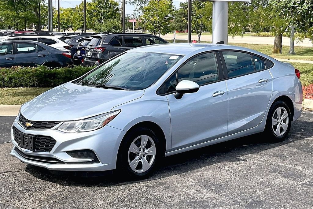 Used 2017 Chevrolet Cruze LS FWD image 15