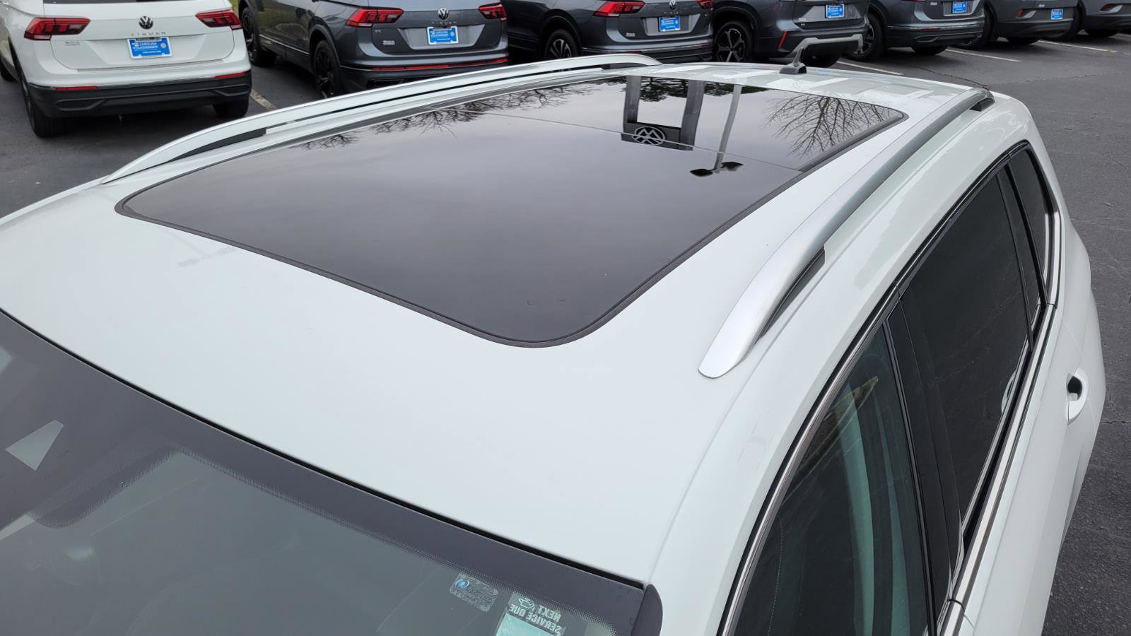 Certified 2023 Volkswagen Tiguan SE w/ Panoramic Sunroof Package image 11