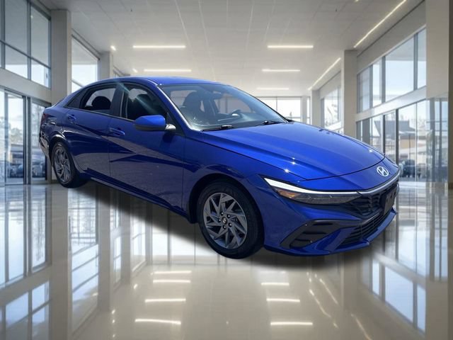 Certified 2024 Hyundai Elantra SEL FWD video 2