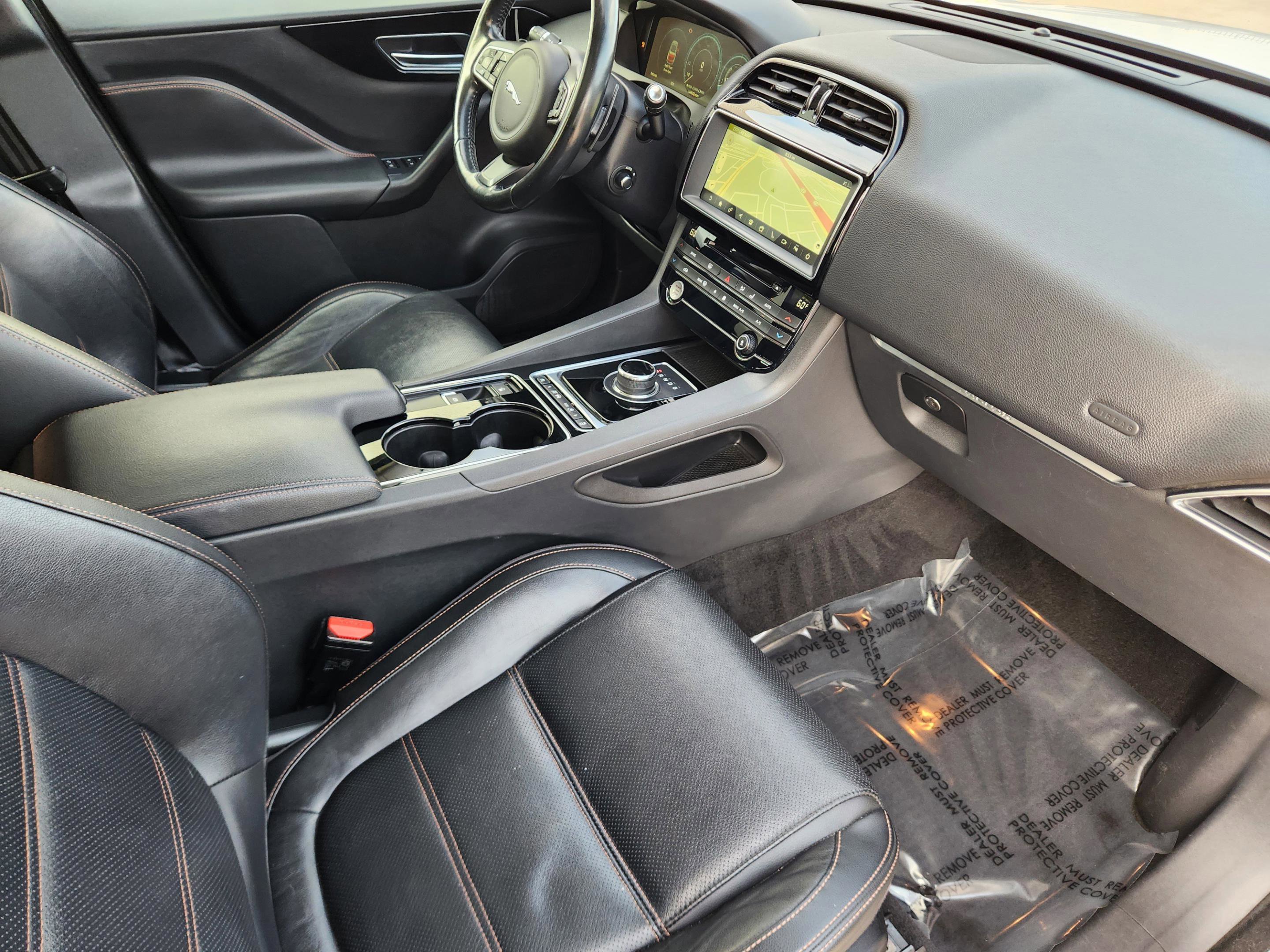 Used 2017 Jaguar F-PACE Prestige image 8