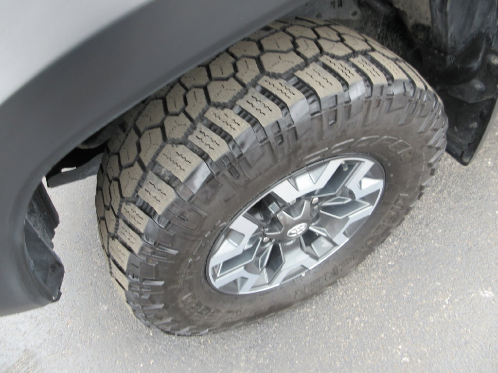 Used 2019 Toyota Tacoma TRD Off-Road AWD/4WD image 14