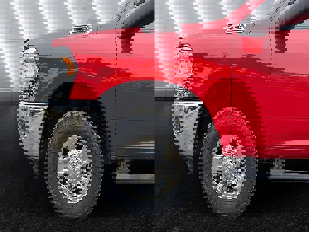 Used 2024 RAM 2500 Tradesman w/ Chrome Appearance Group image 15