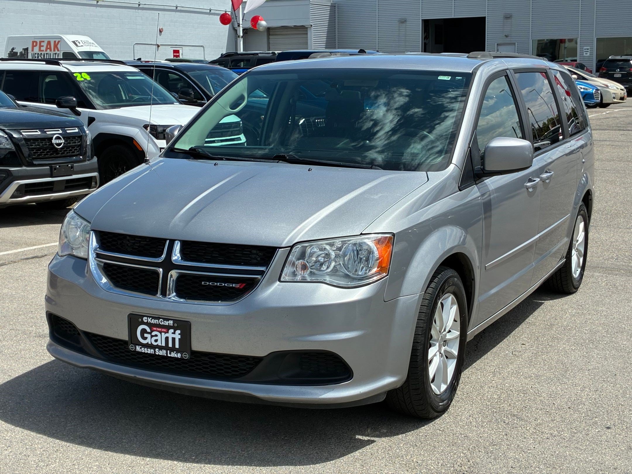Used 2016 Dodge Grand Caravan SXT FWD image 11