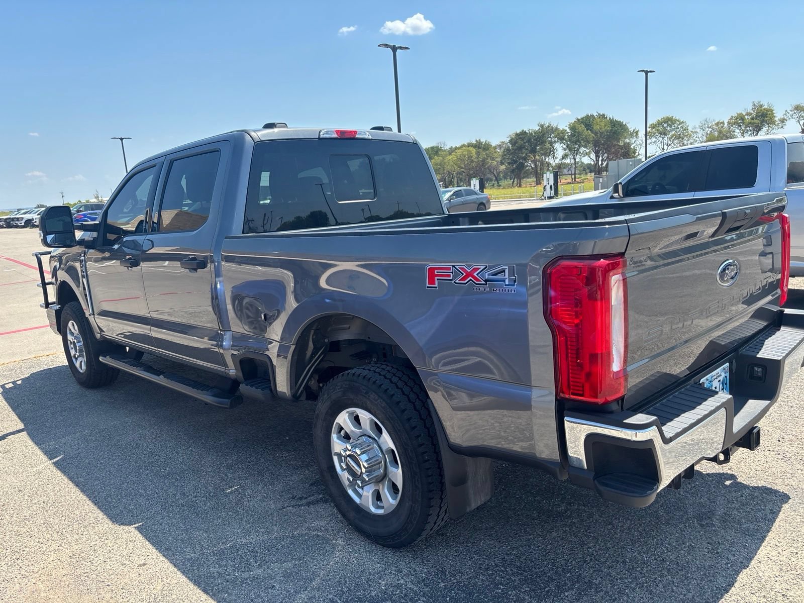 Used 2024 Ford F250 XLT w/ FX4 Off-Road Package AWD/4WD image 6