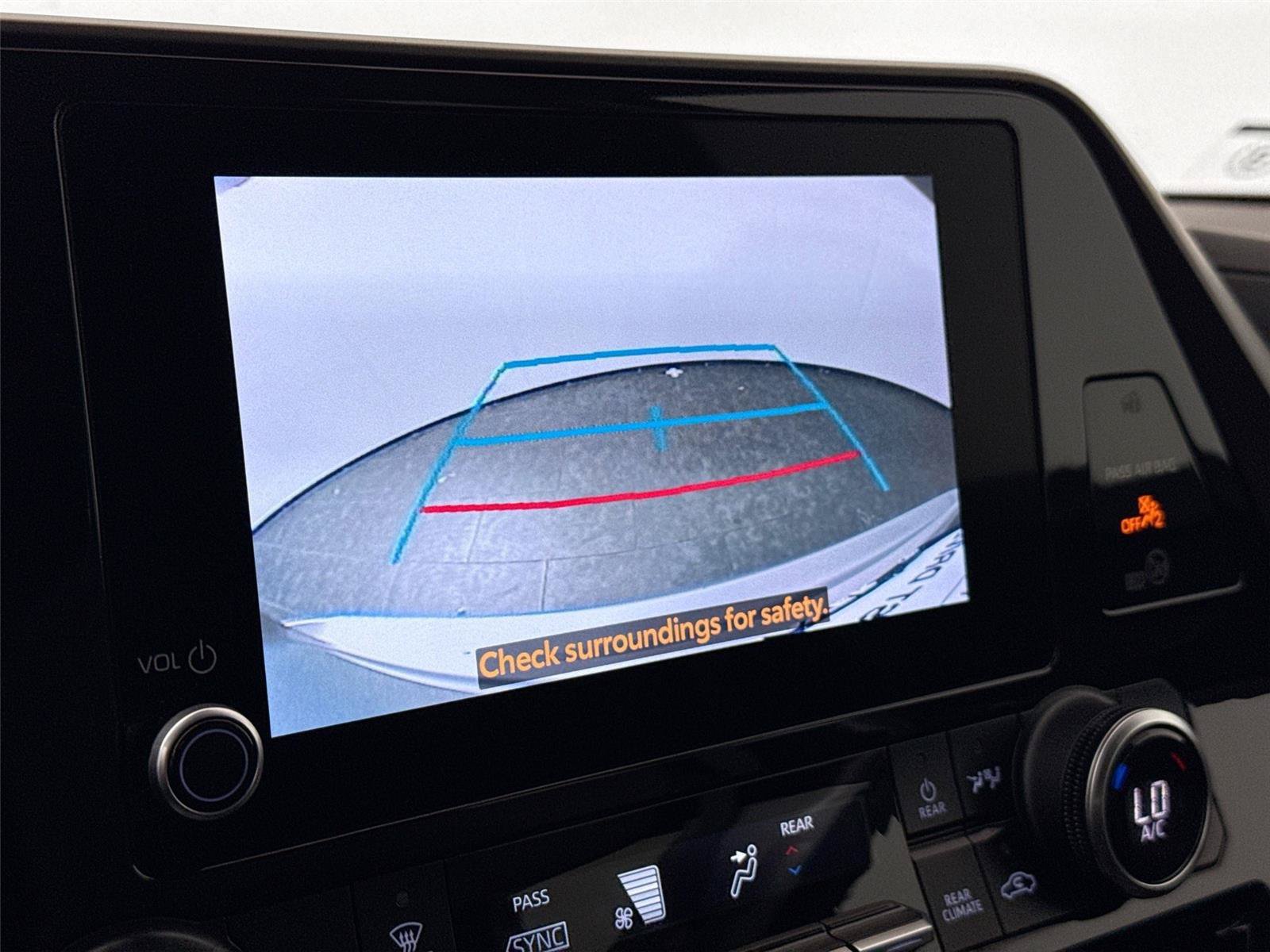 Used 2023 Toyota Highlander LE FWD image 22