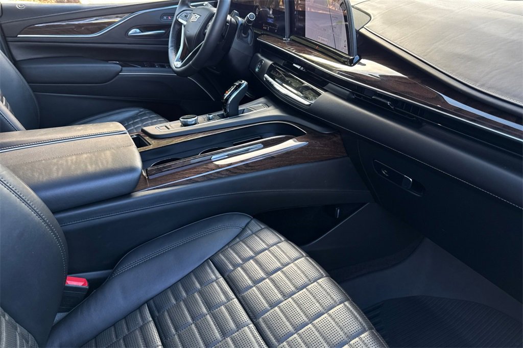 Used 2023 Cadillac Escalade ESV Sport Platinum image 19