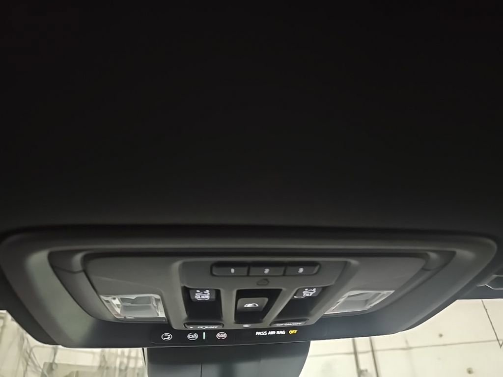 Used 2024 GMC Sierra 1500 AT4 w/ Technology Package image 14