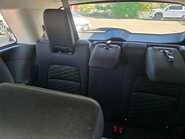 Used 2024 Nissan Pathfinder S image 14