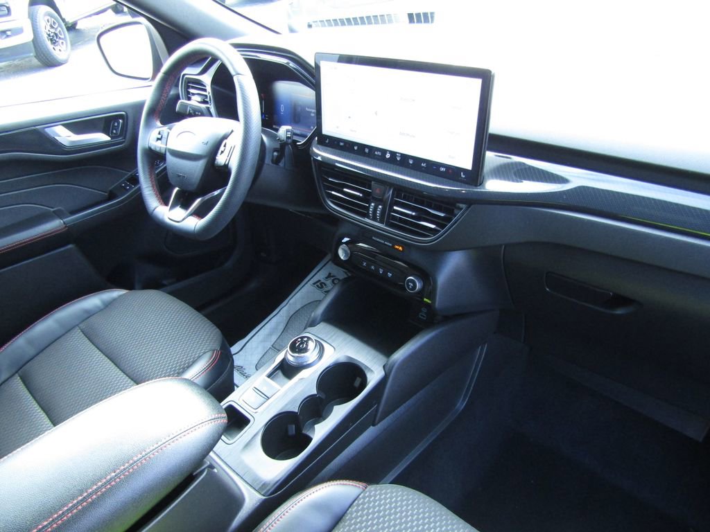 Used 2023 Ford Escape ST-Line w/ Tech Pack #1 AWD/4WD image 31