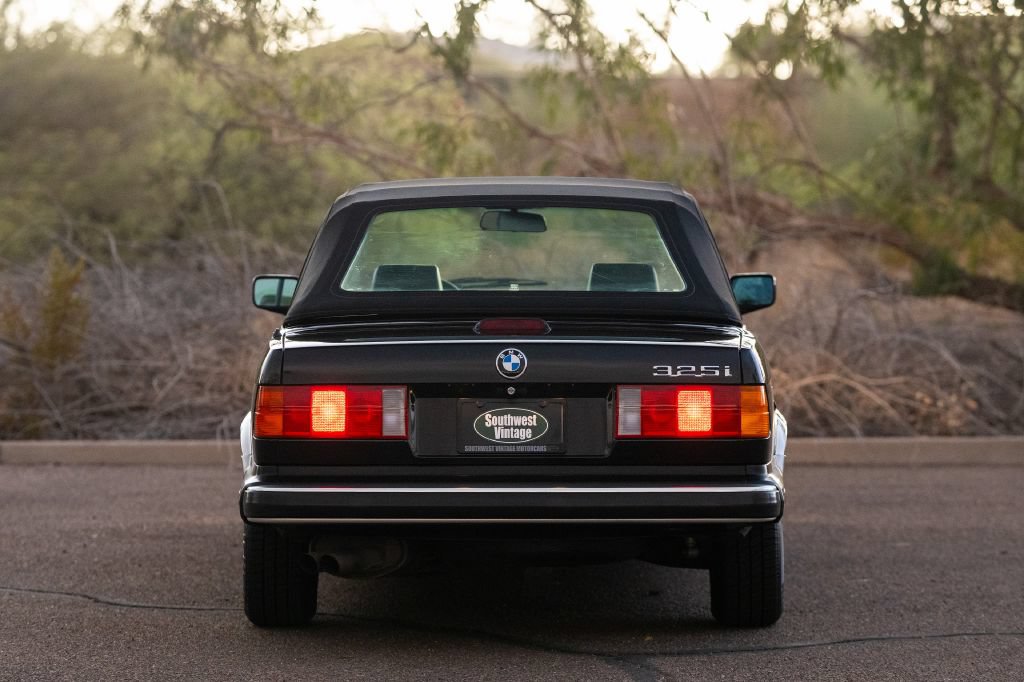 Used 1990 BMW 325i Convertible RWD image 23