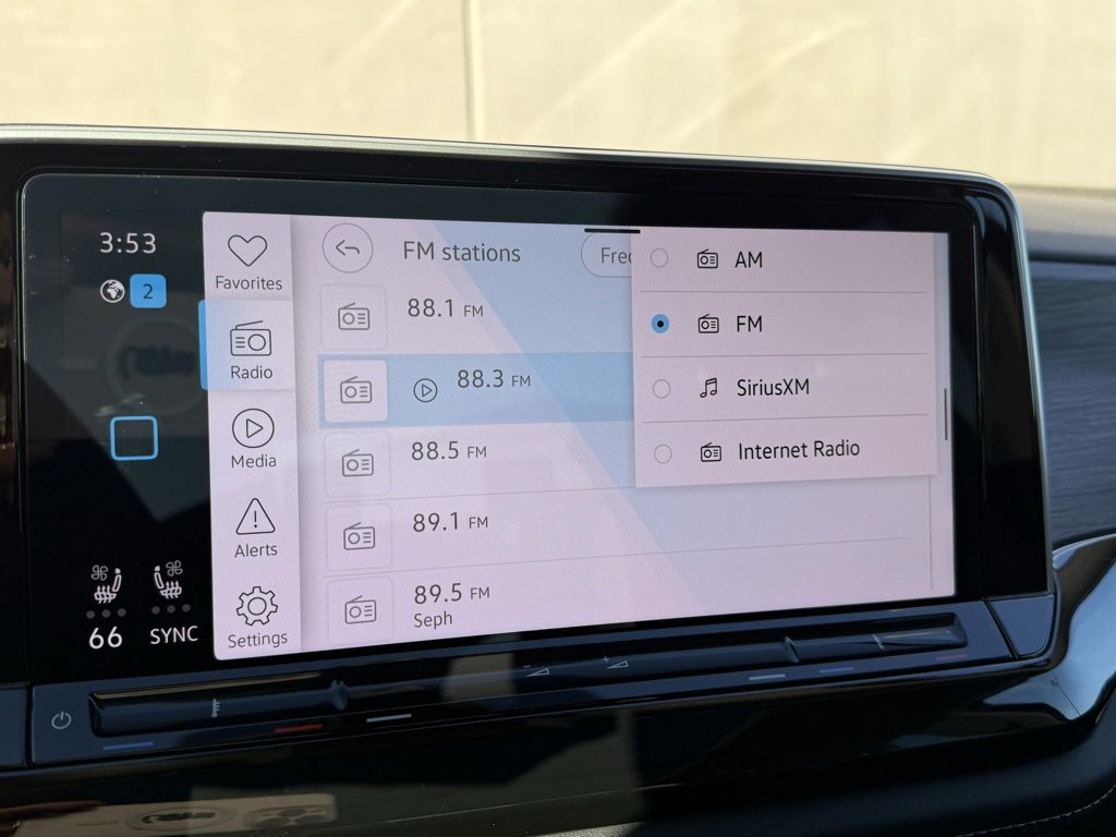 Used 2025 Volkswagen Atlas SEL image 13