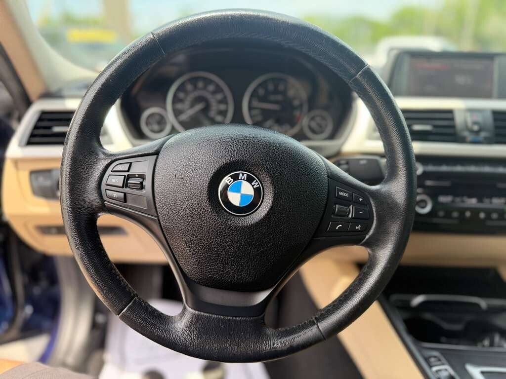 Used 2018 BMW 320i Sedan RWD image 20