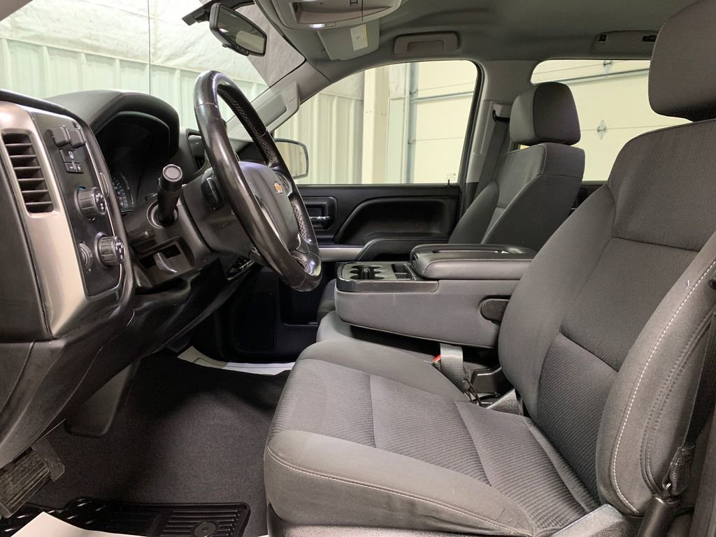 Used 2018 Chevrolet Silverado 1500 LT w/ All Star Edition image 4